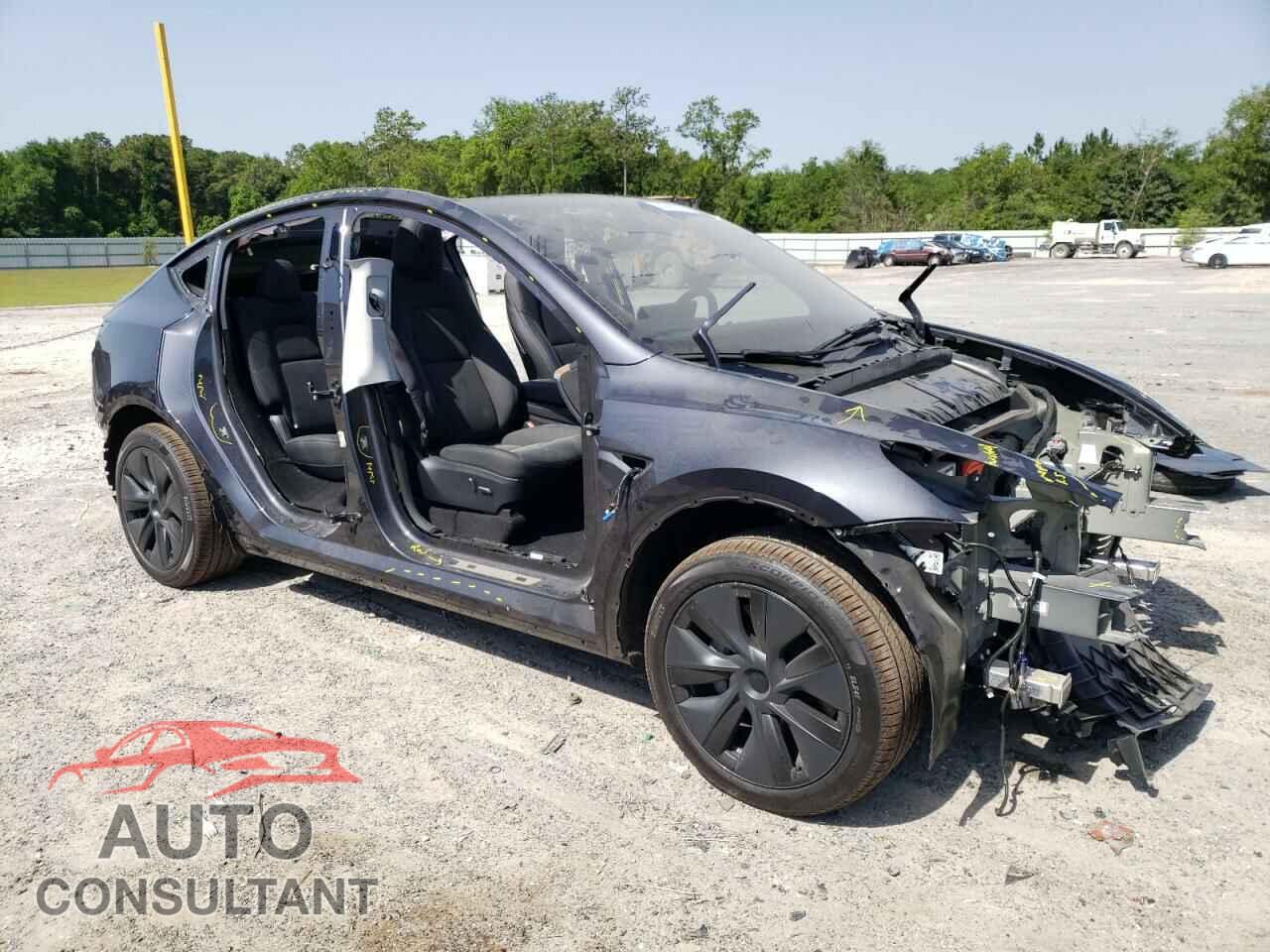 TESLA MODEL Y 2025 - 7SAYGDEE0SA367575