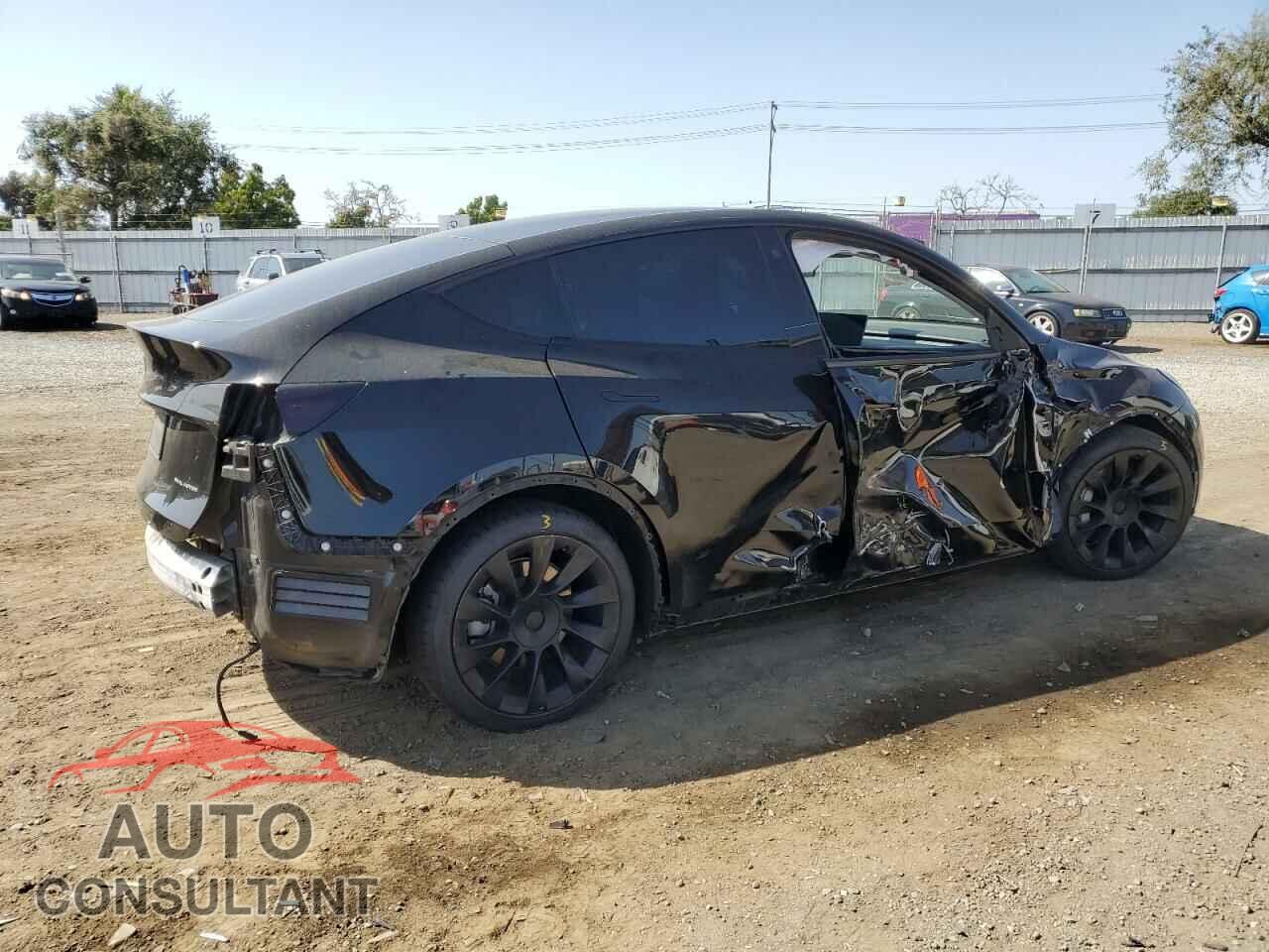 TESLA MODEL Y 2021 - 5YJYGAEE4MF159149