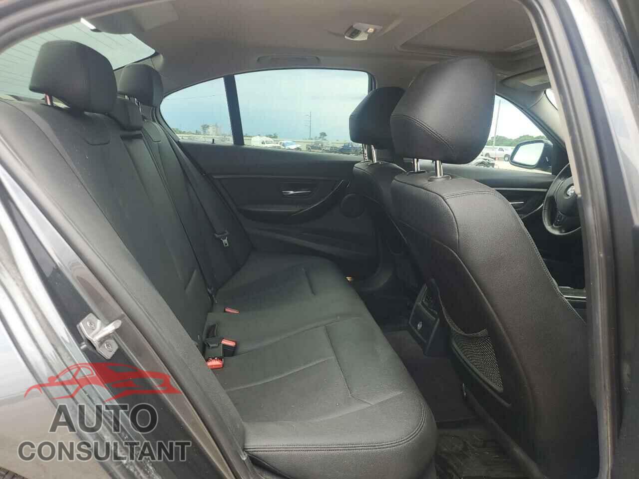 BMW 3 SERIES 2016 - WBA8E1G54GNU11777