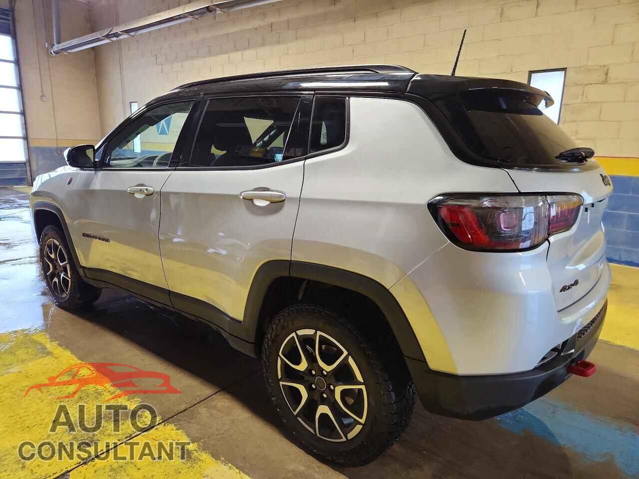 JEEP COMPASS 2025 - 3C4NJDDN3ST590247