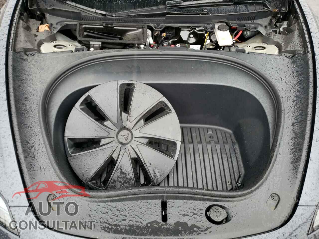 TESLA MODEL 3 2024 - 5YJ3E1EA8RF865898