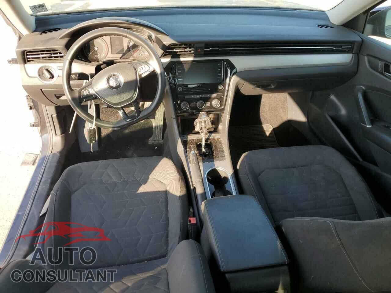 VOLKSWAGEN PASSAT 2021 - 1VWAA7A33MC012700