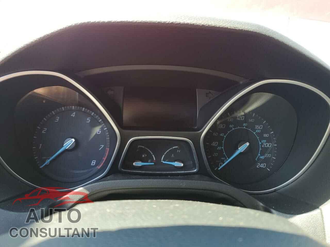 FORD FOCUS 2012 - 1FAHP3M22CL376512