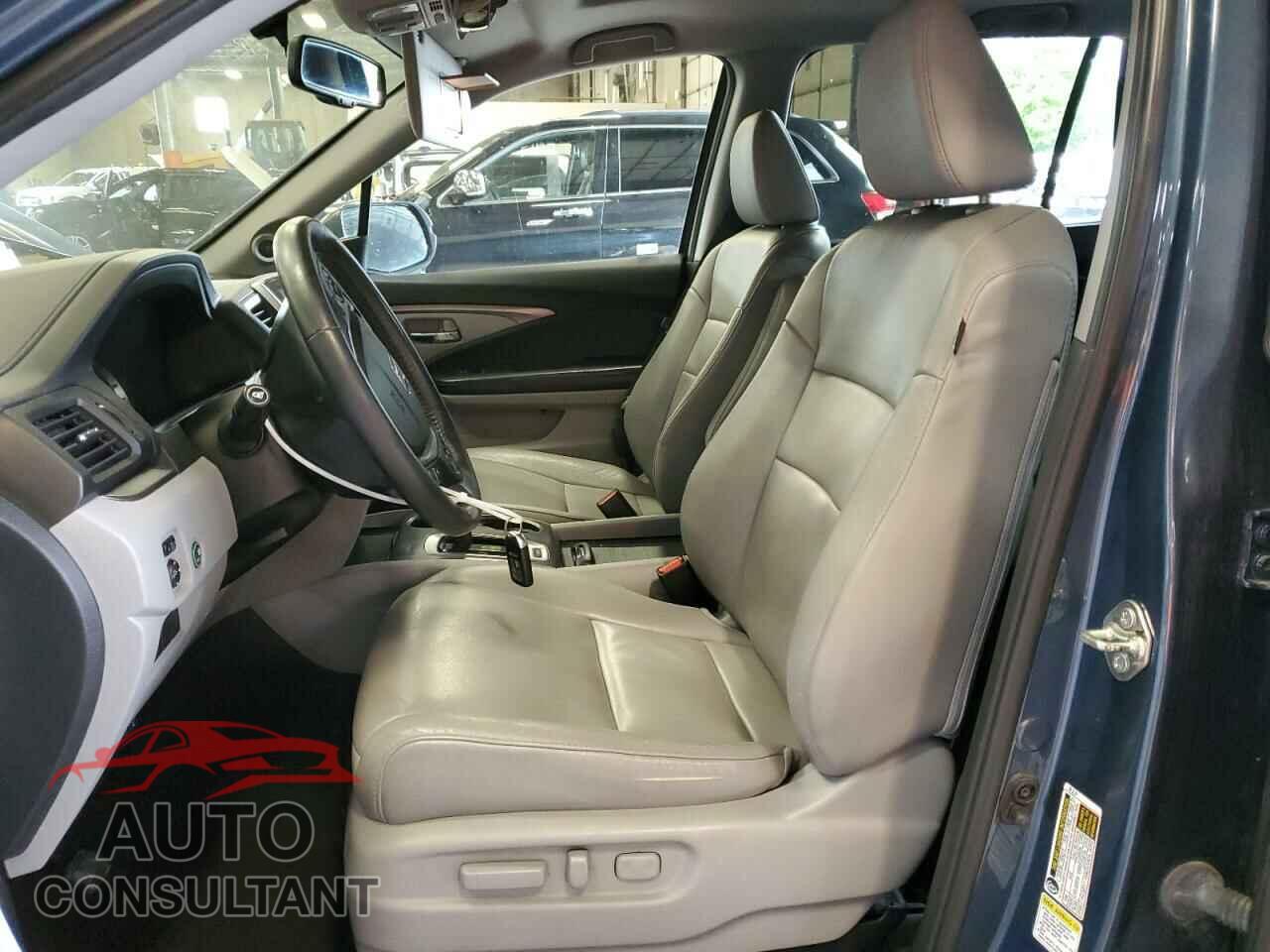 HONDA PILOT 2016 - 5FNYF5H79GB016273