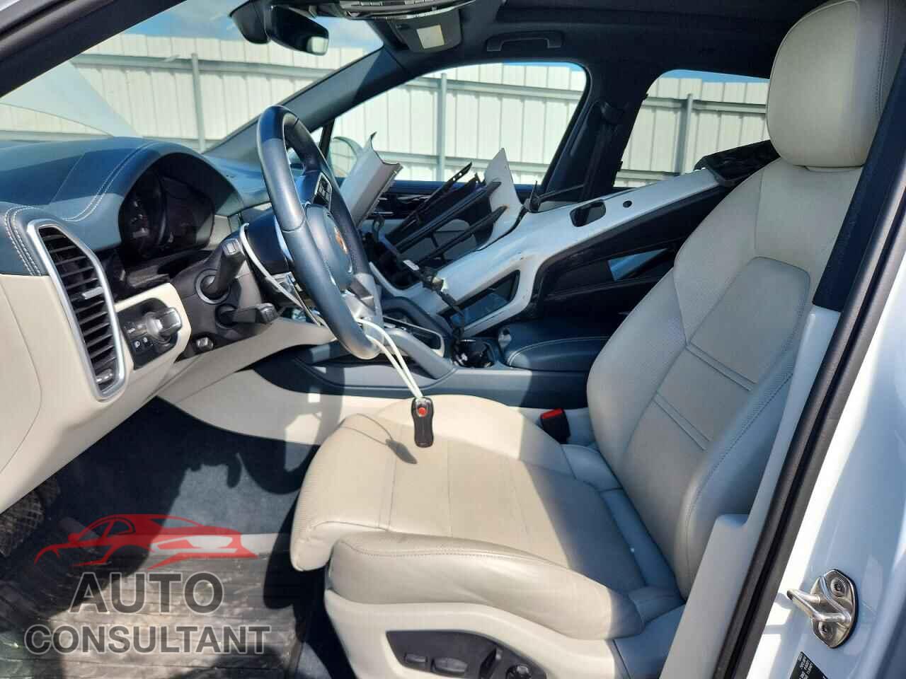 PORSCHE CAYENNE 2023 - WP1AA2AY5PDA09795