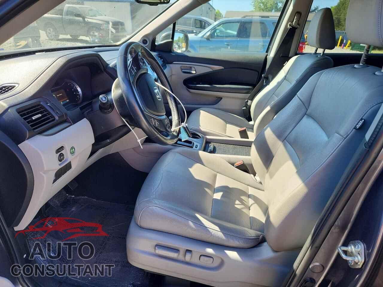 HONDA PILOT 2016 - 5FNYF5H79GB047331
