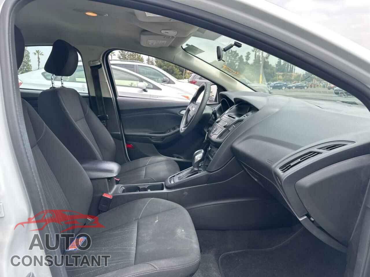 FORD FOCUS 2017 - 1FADP3F24HL271585