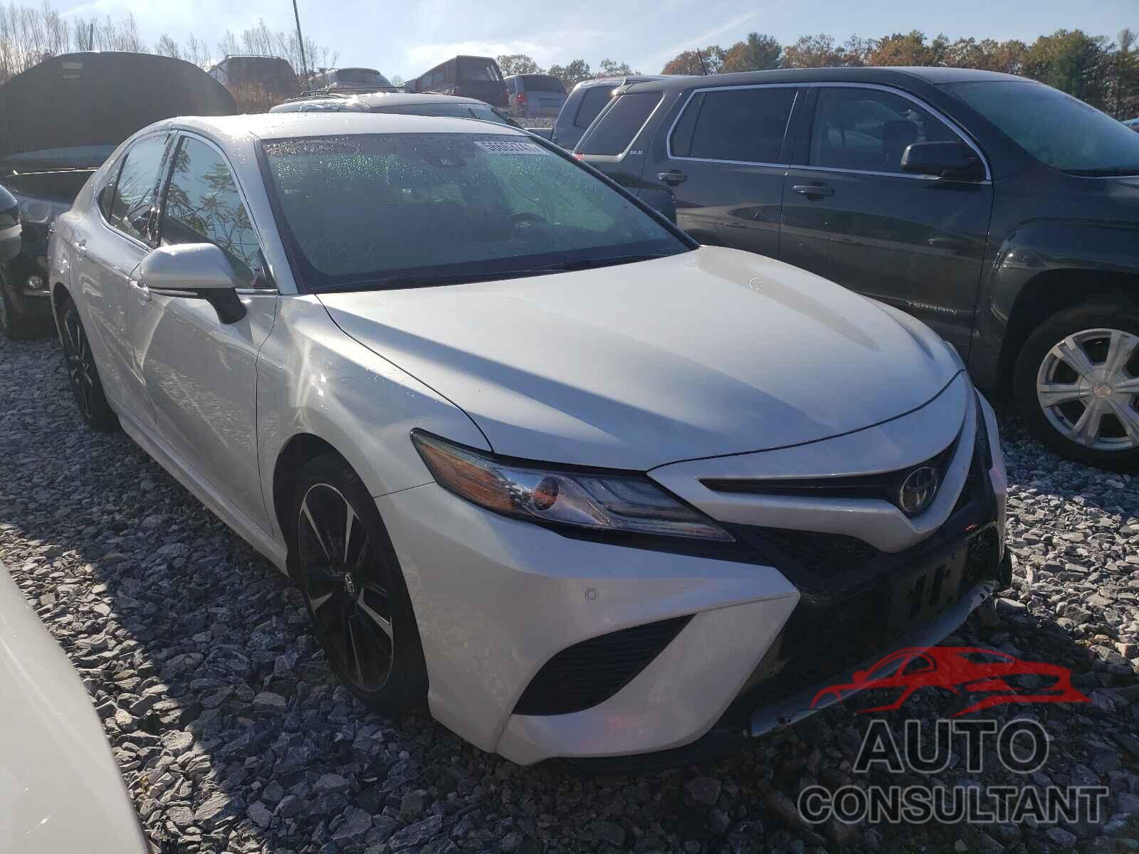 TOYOTA CAMRY 2018 - 4T1B61HK0JU006583