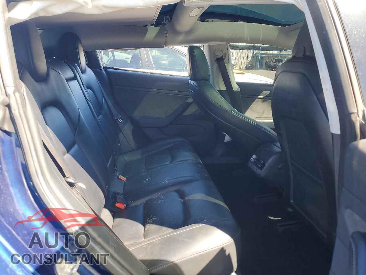 TESLA MDL 3 STD 2018 - 5YJ3E1EA2JF059253