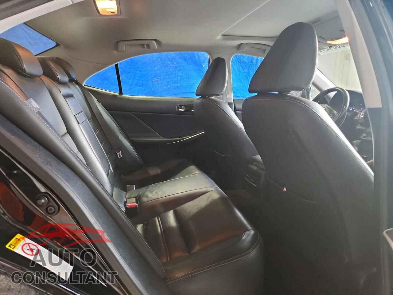 LEXUS IS 2014 - JTHCE1D24E5001175