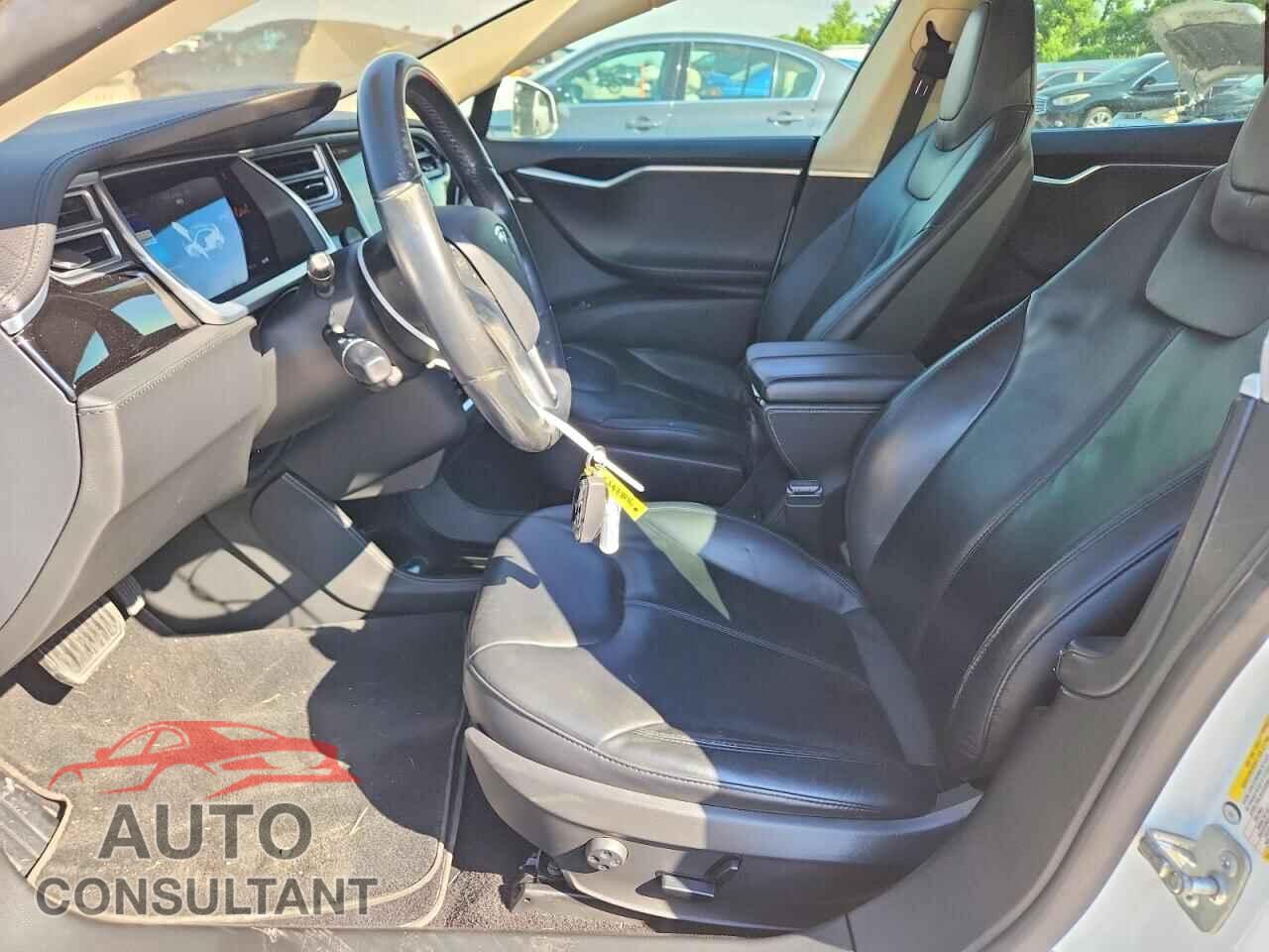 TESLA MODEL S 2014 - 5YJSA1H19EFP40101