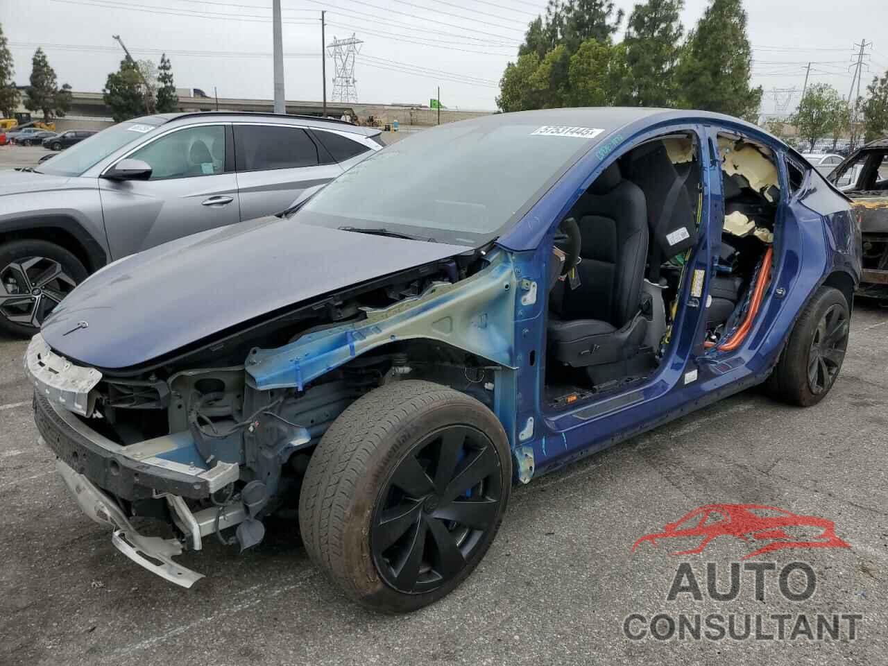 TESLA MODEL Y 2022 - 7SAYGDEE7NF558398