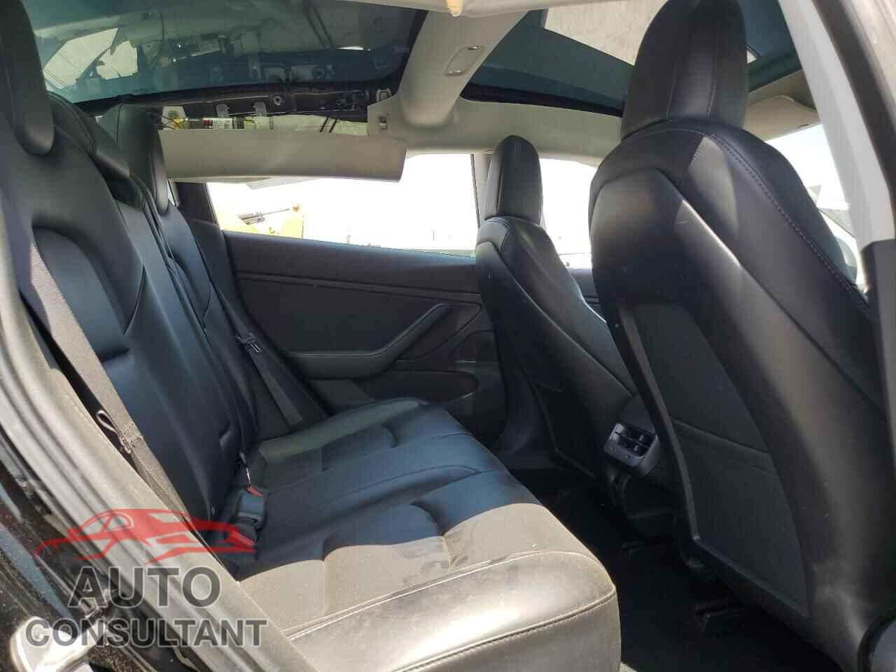 TESLA MODEL 3 2019 - 5YJ3E1EA8KF300377