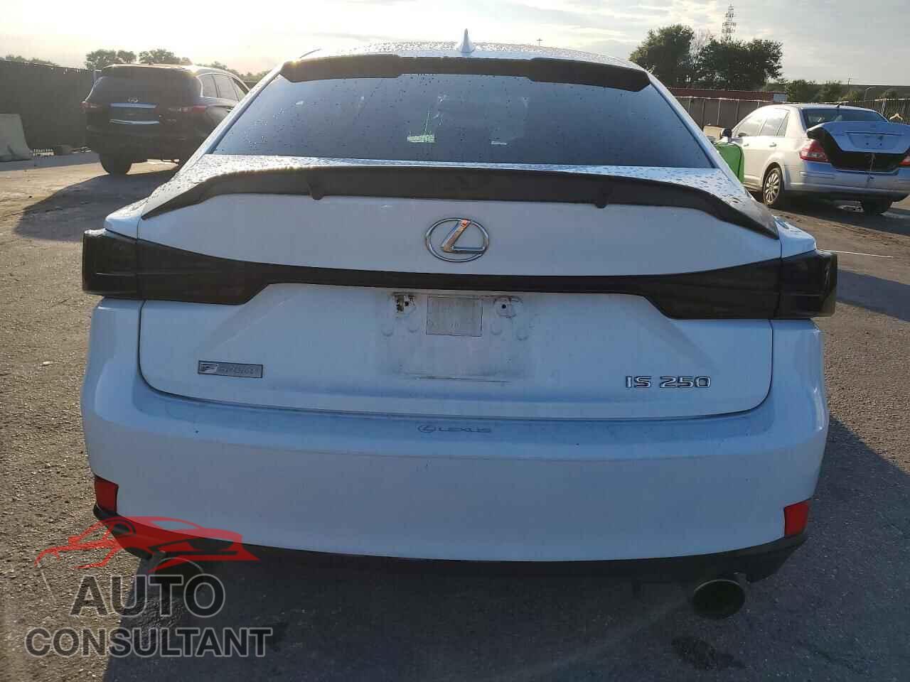 LEXUS IS 2015 - JTHBF1D20F5060217