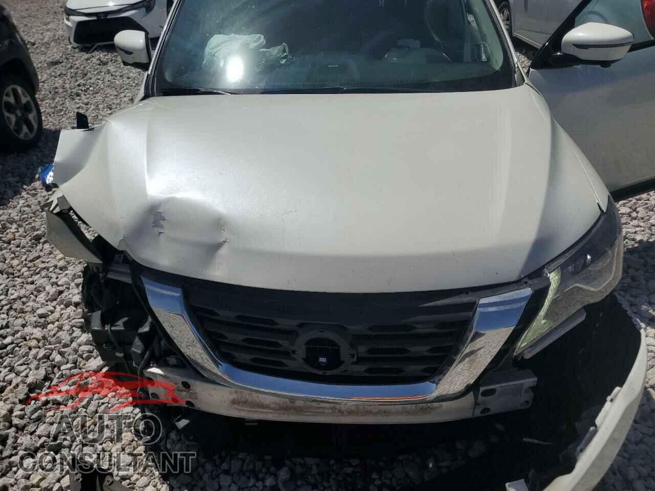 NISSAN PATHFINDER 2017 - 5N1DR2MMXHC675876