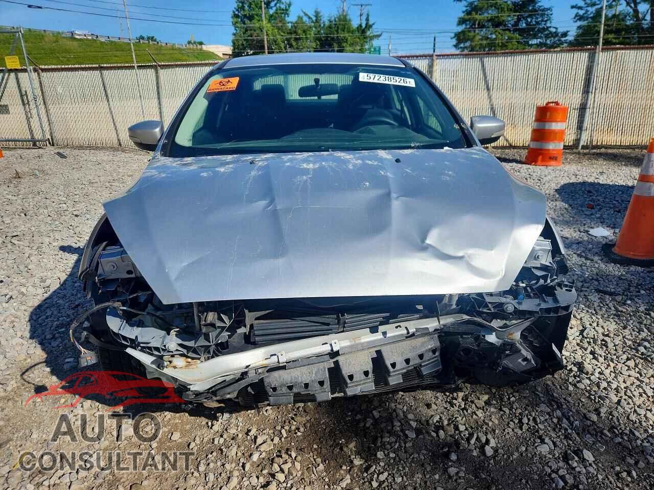 FORD FOCUS 2016 - 1FADP3F20GL329500