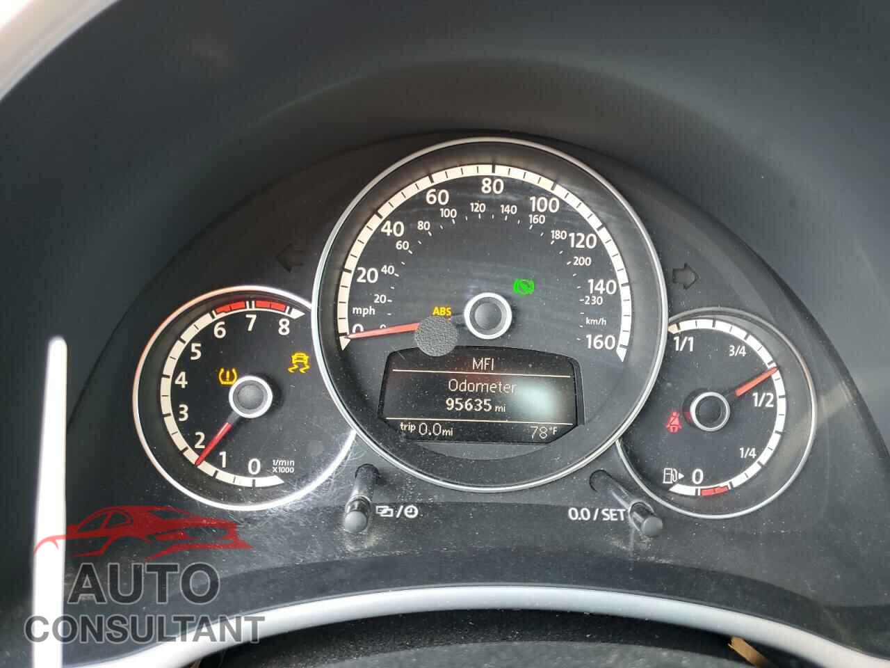 VOLKSWAGEN BEETLE 2013 - 3VWJP7AT5DM654574