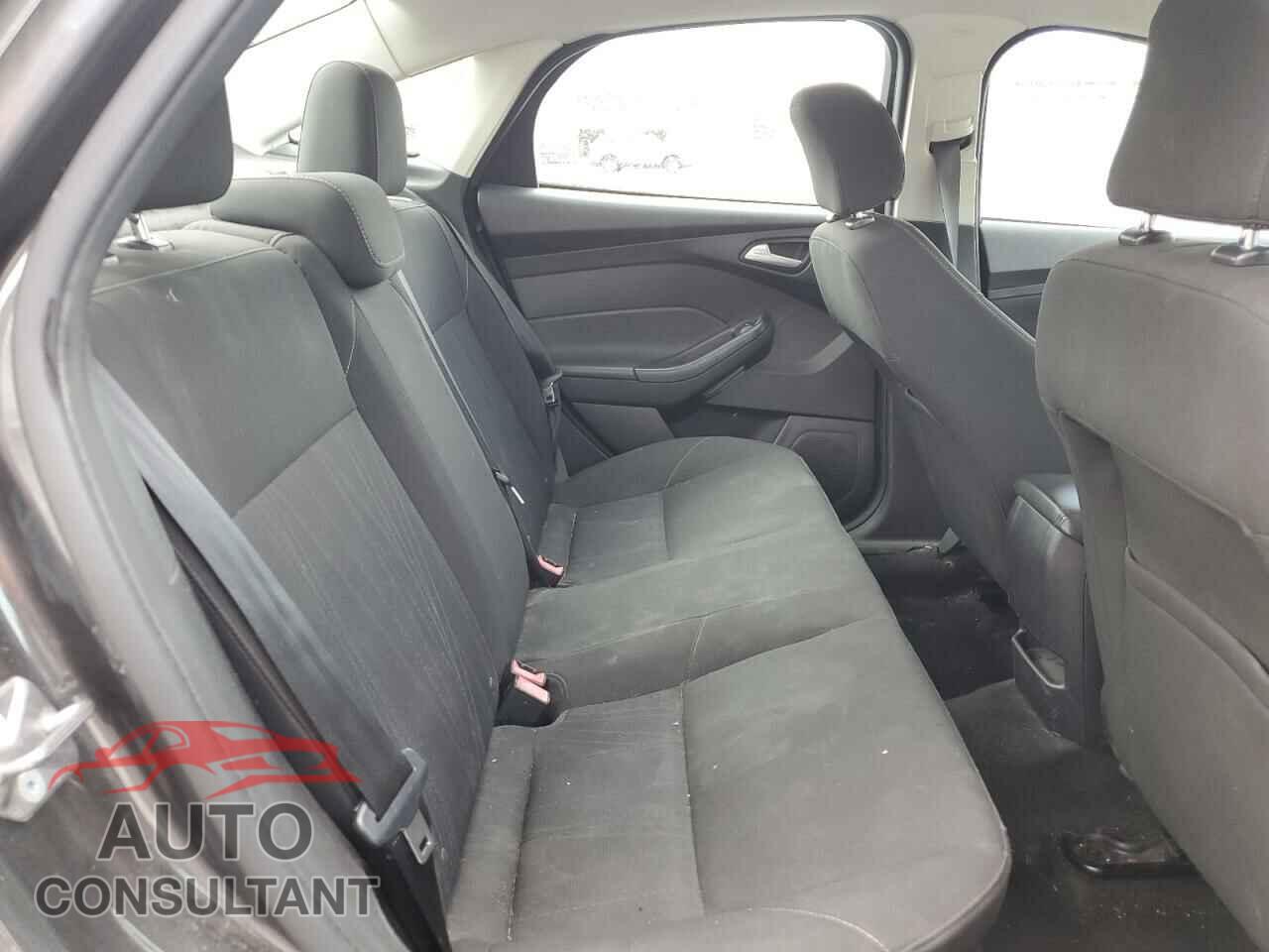 FORD FOCUS 2015 - 1FADP3F23FL272983