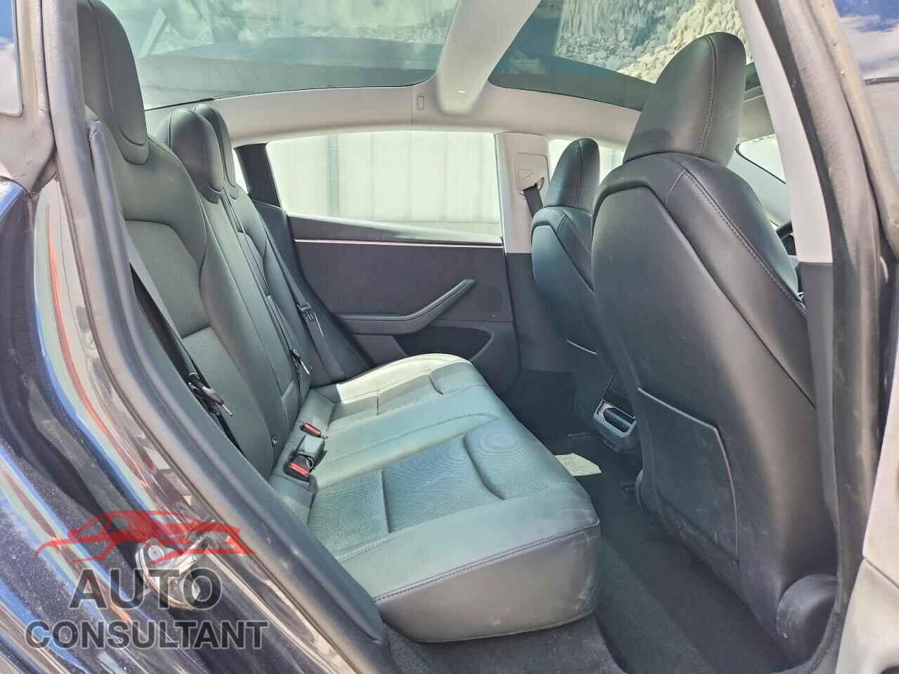 TESLA MODEL 3 2024 - 5YJ3E1EB7RF744692