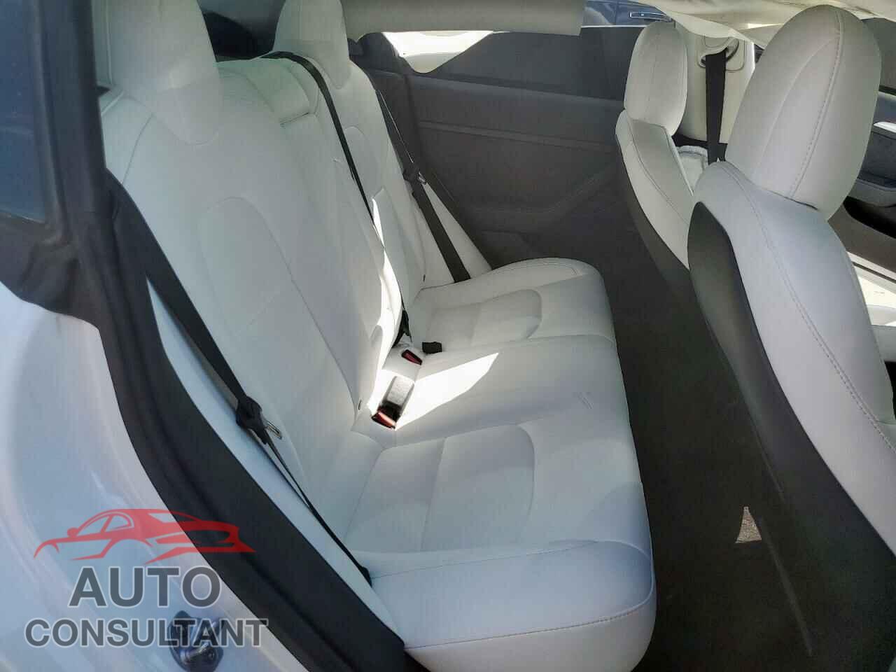TESLA MODEL 3 2022 - 5YJ3E1EA8NF147875