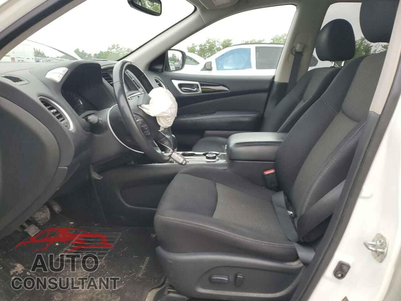 NISSAN PATHFINDER 2018 - 5N1DR2MM9JC606201