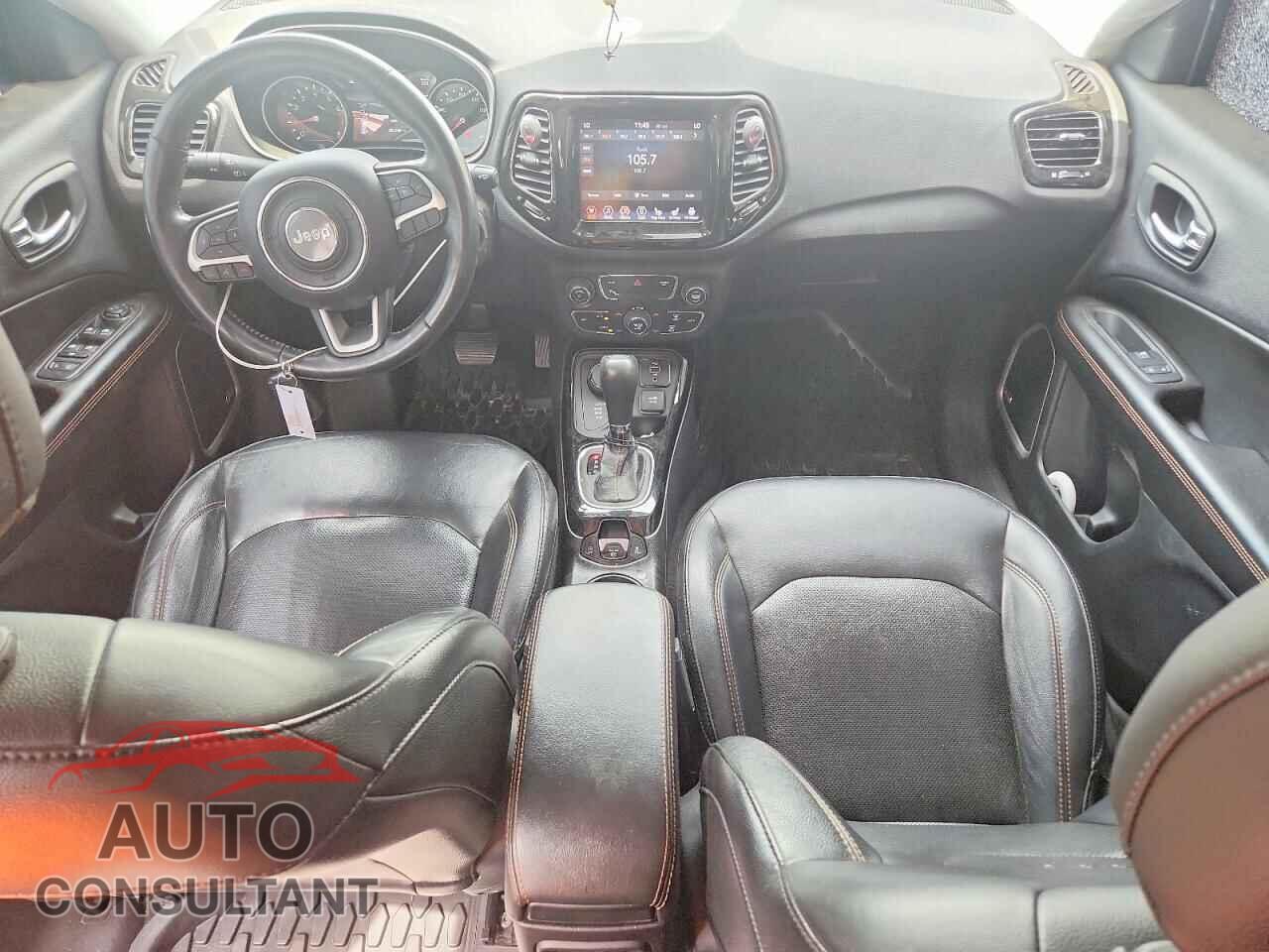 JEEP COMPASS 2018 - 3C4NJDCB8JT483930