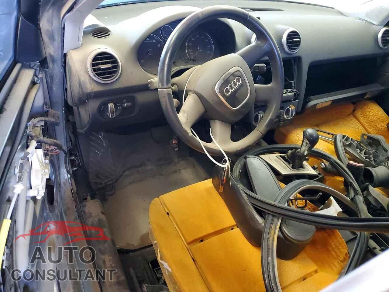 AUDI A3 2010 - WAUBEBFM8AA106625