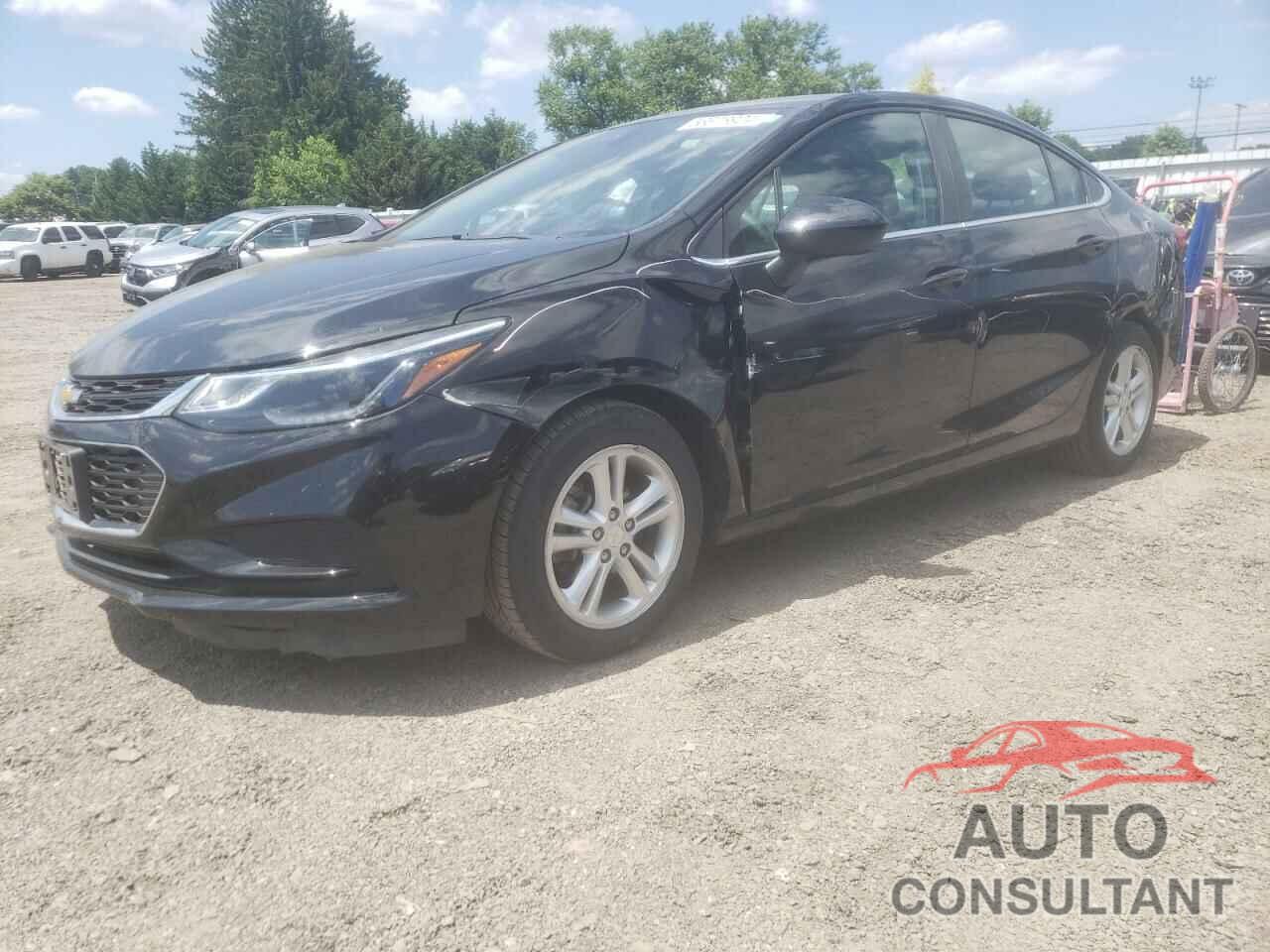 CHEVROLET CRUZE 2018 - 1G1BE5SM8J7230961