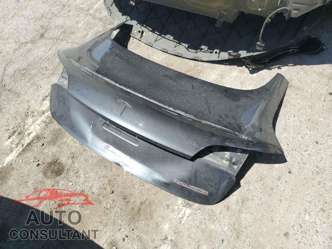 TESLA MODEL 3 2018 - 5YJ3E1EB6JF083032
