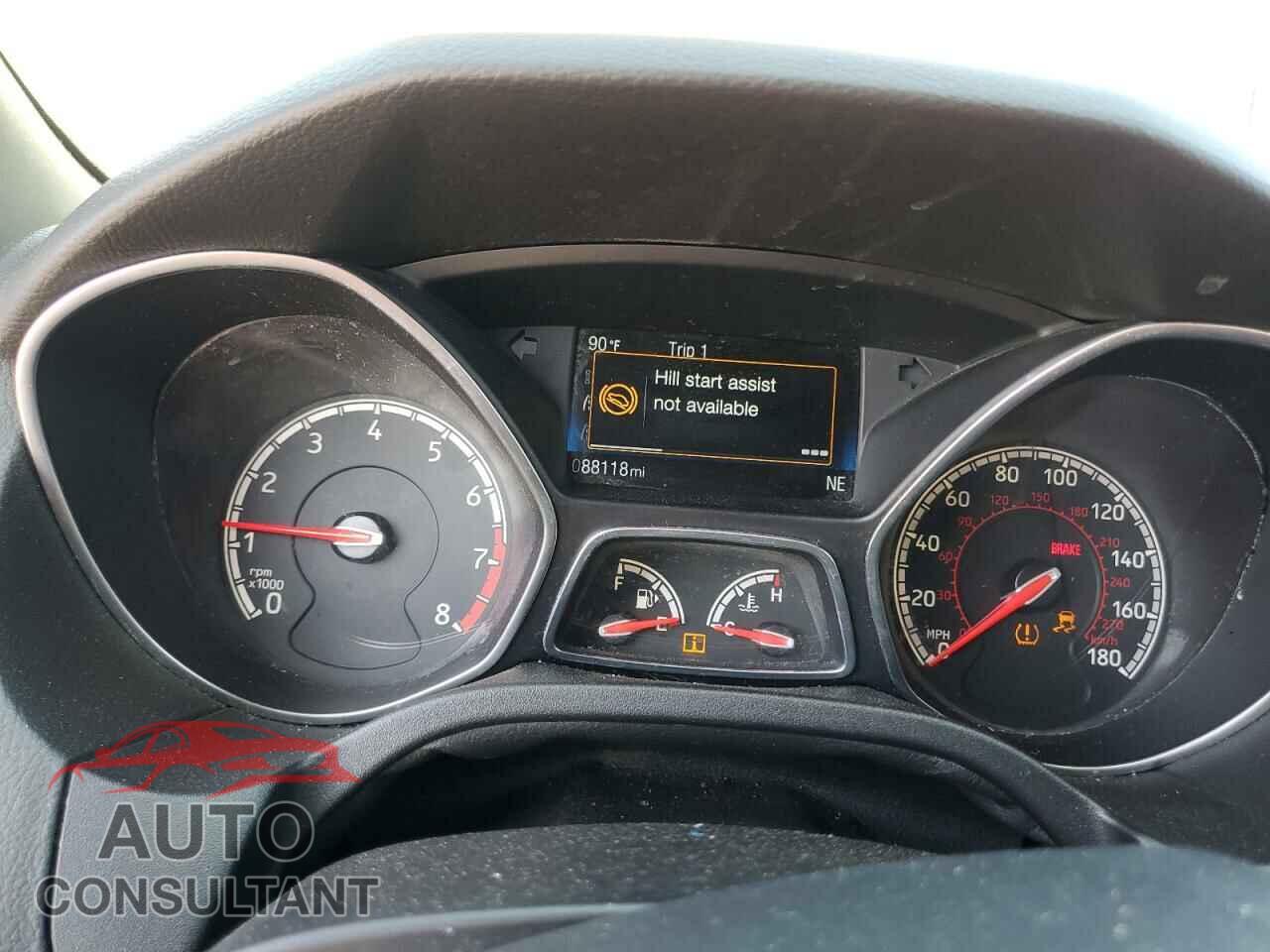 FORD FOCUS 2015 - 1FADP3L9XFL262002