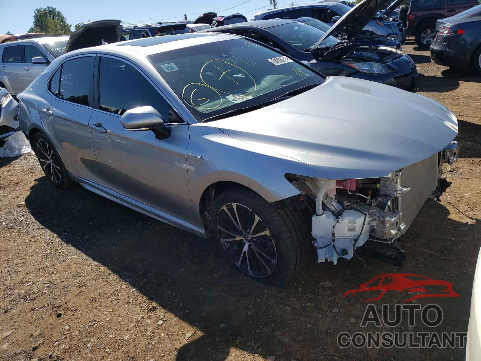 TOYOTA CAMRY 2018 - 4T1B21HK8JU004754