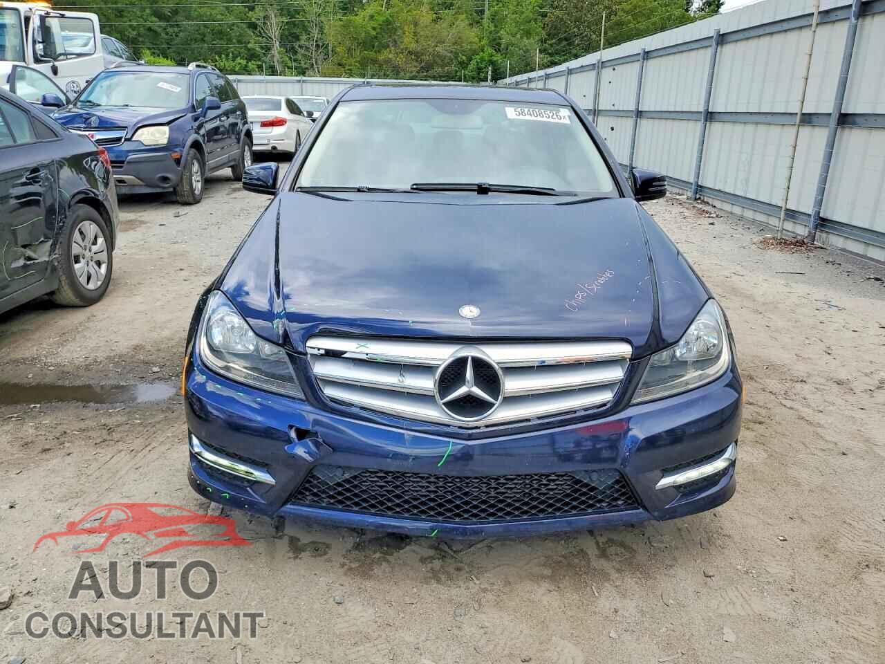 MERCEDES-BENZ C-CLASS 2012 - WDDGF4HB5CA621488