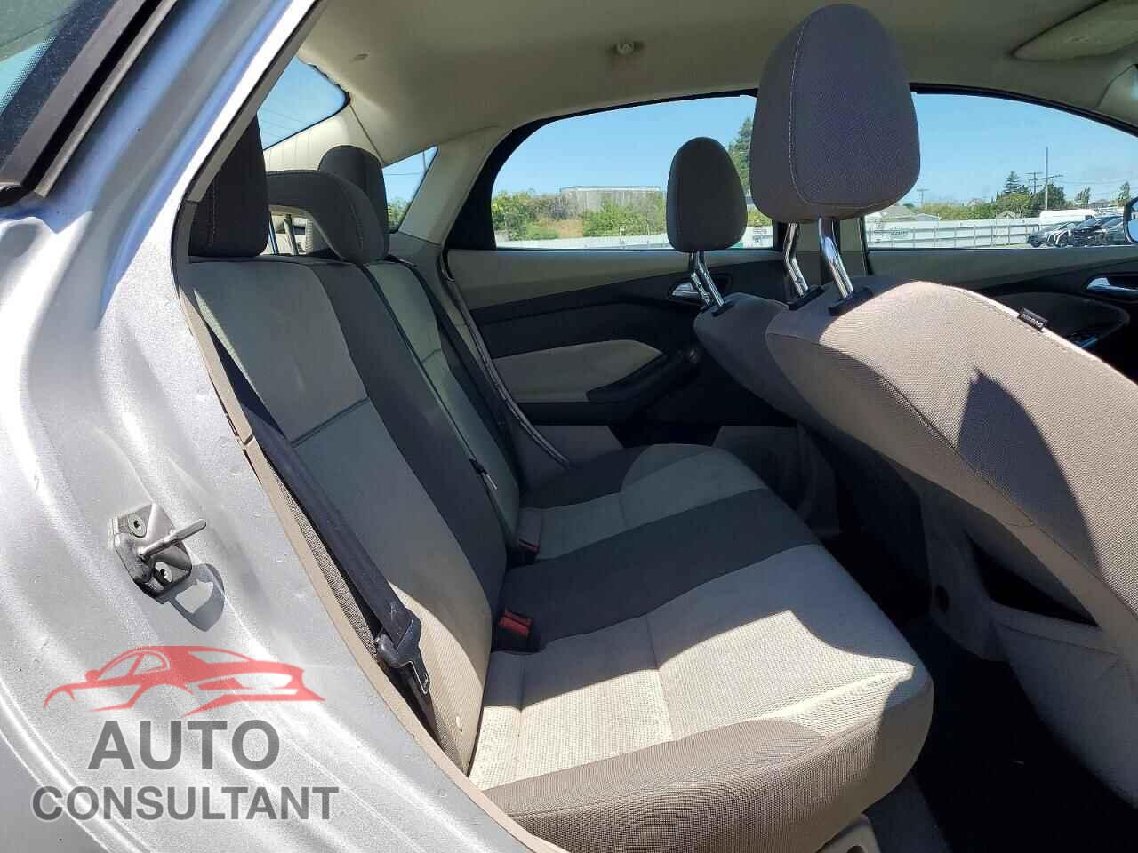 FORD FOCUS 2012 - 1FAHP3F2XCL108451