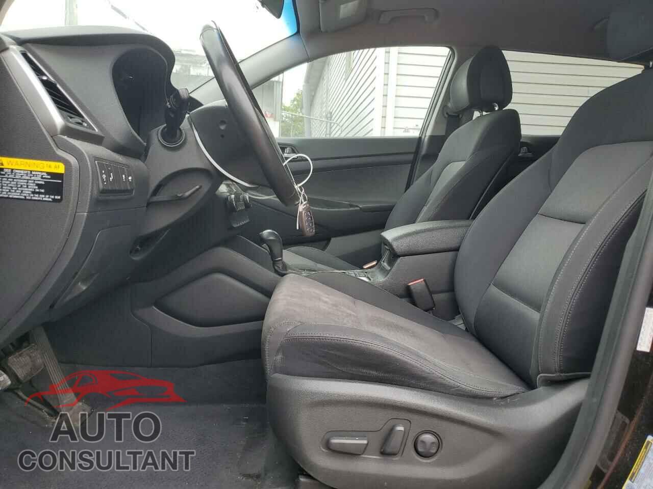 HYUNDAI TUCSON 2017 - KM8J3CA21HU302068