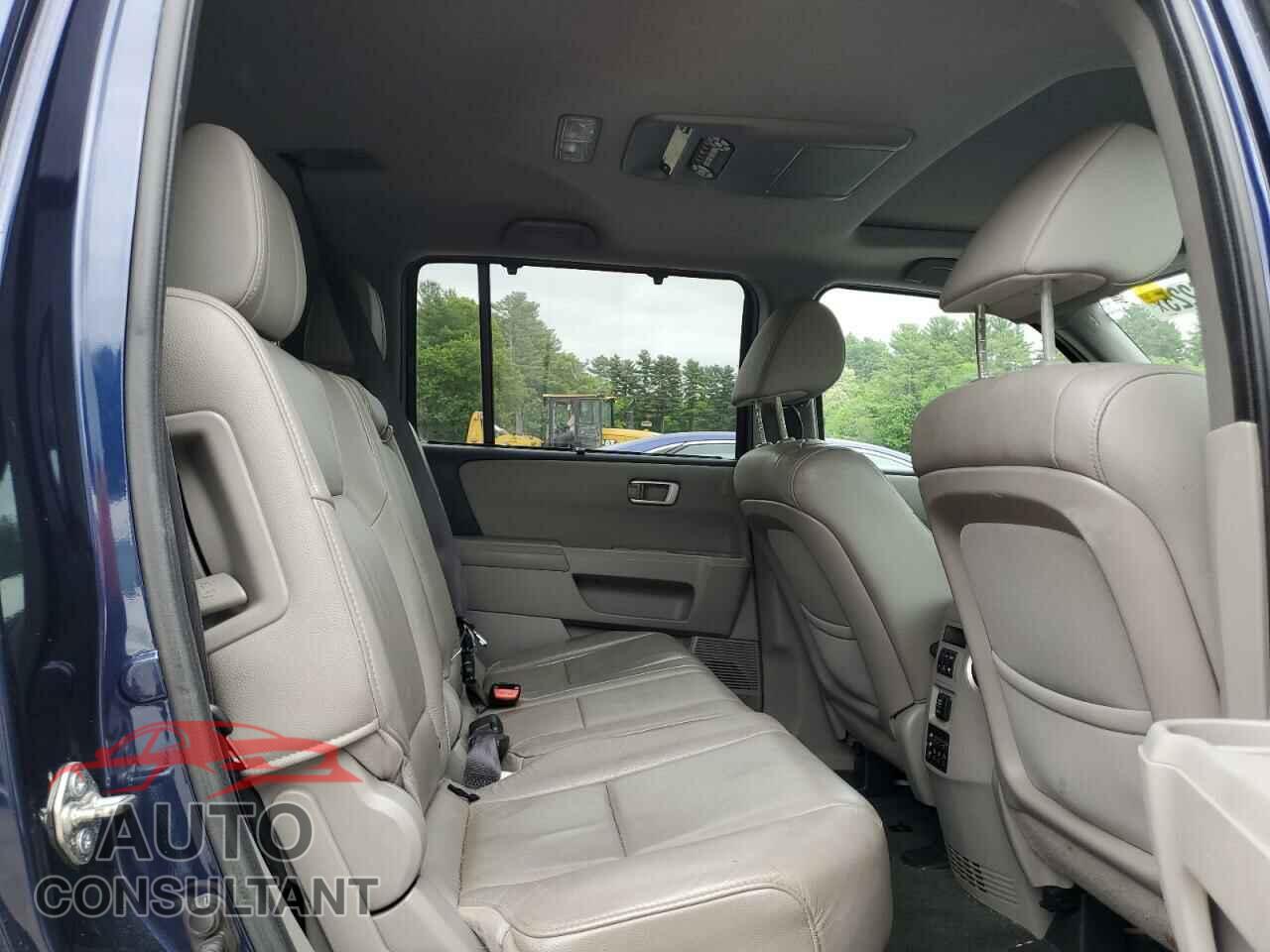 HONDA PILOT 2015 - 5FNYF4H95FB005152