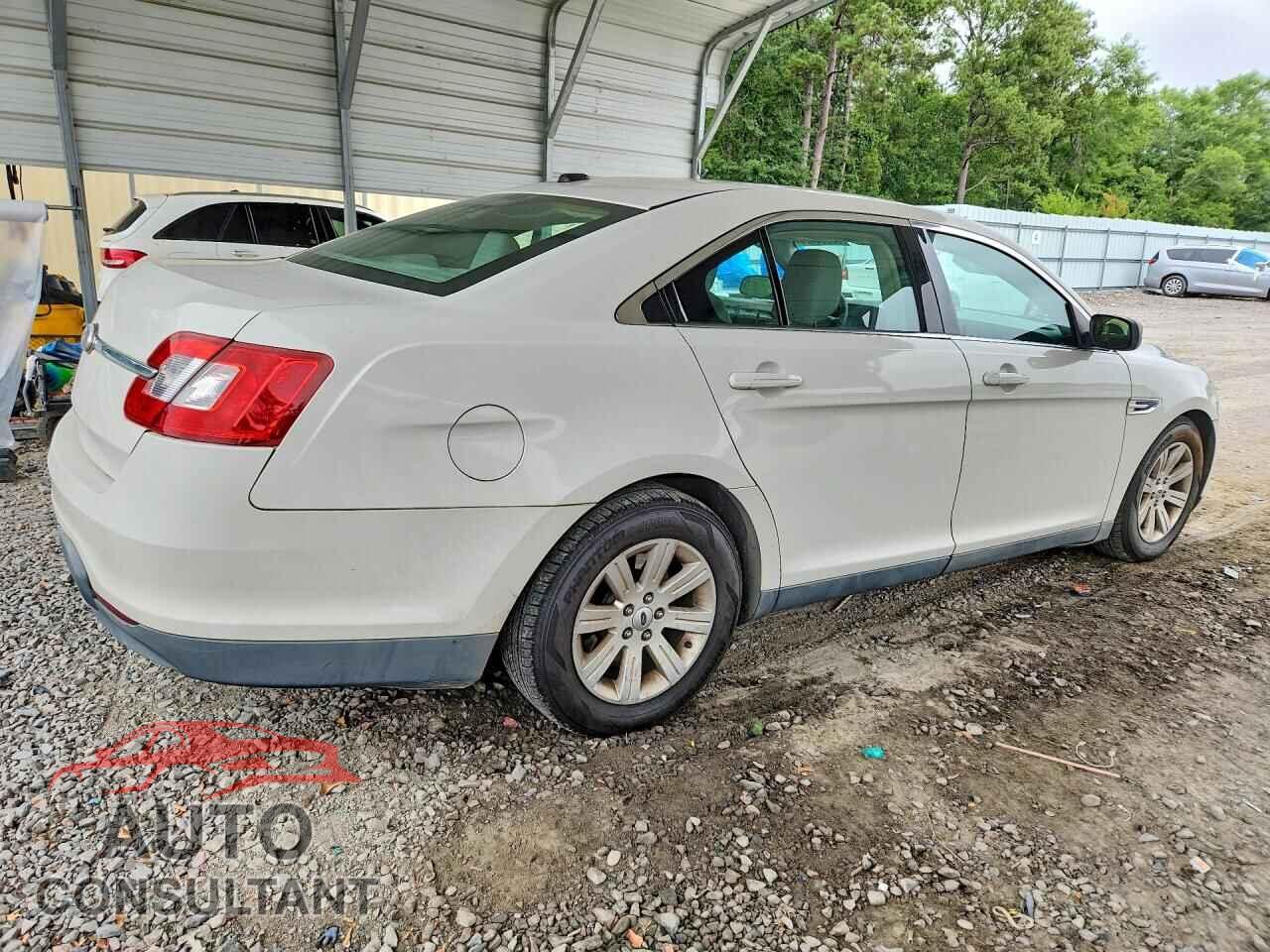 FORD TAURUS 2011 - 1FAHP2DW9BG130884