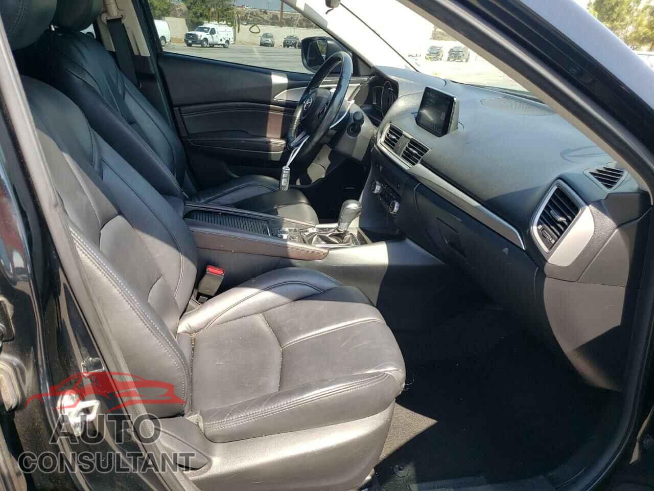 MAZDA 3 2018 - 3MZBN1V35JM239560