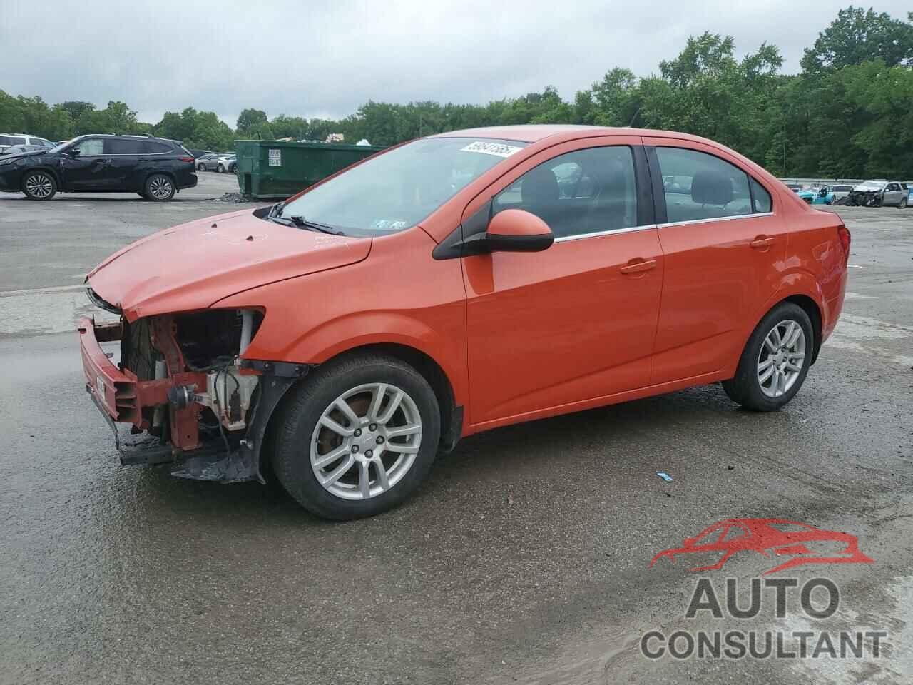 CHEVROLET SONIC 2013 - 1G1JC5SG8D4132904