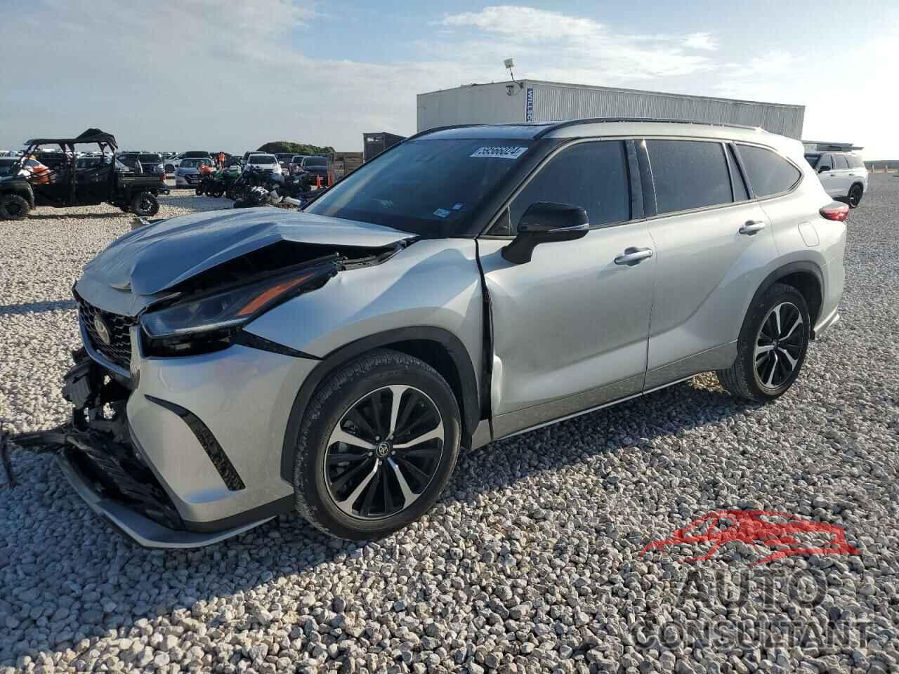 TOYOTA HIGHLANDER 2022 - 5TDLZRAH4NS131075