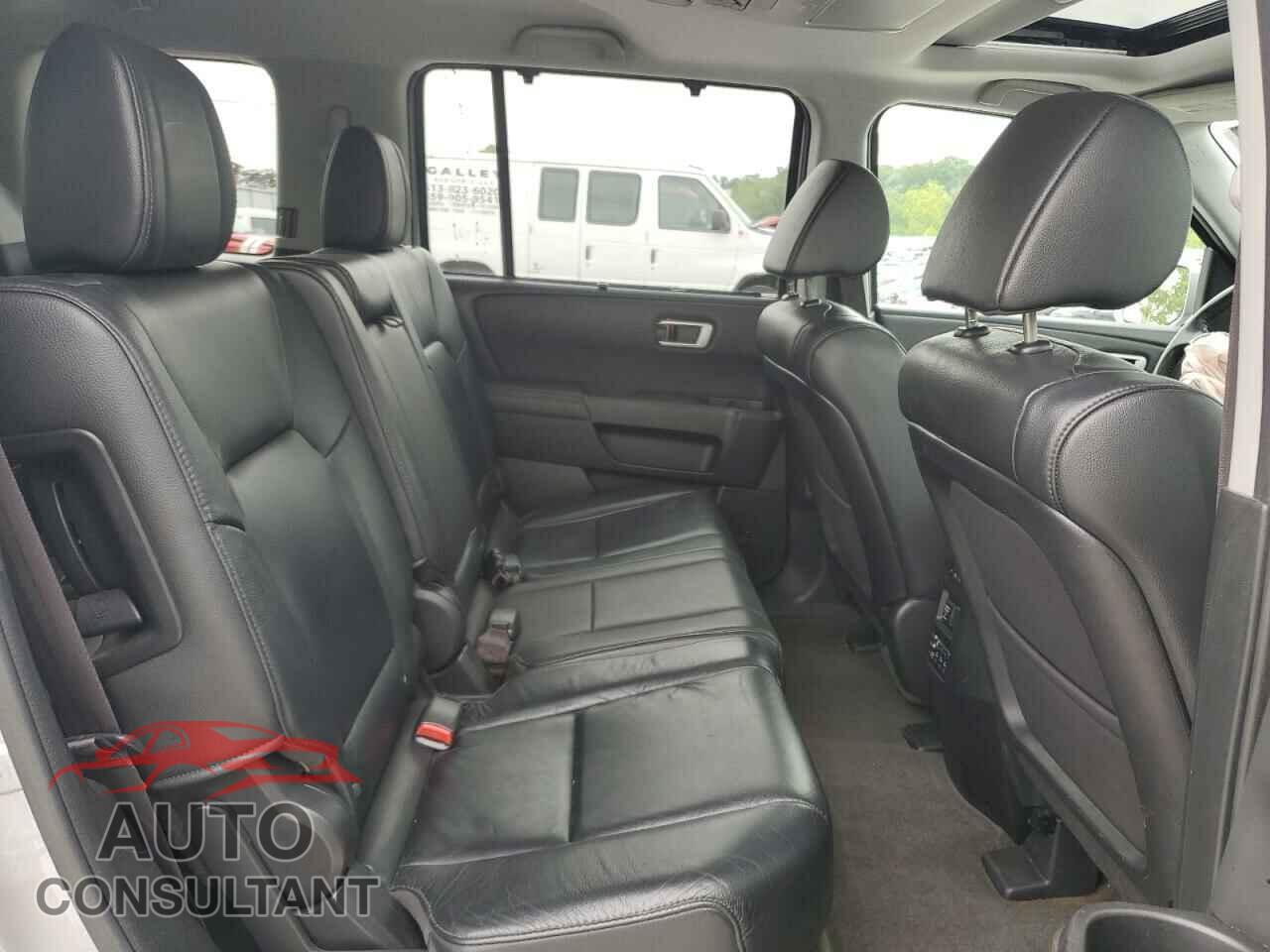 HONDA PILOT 2015 - 5FNYF4H99FB063037