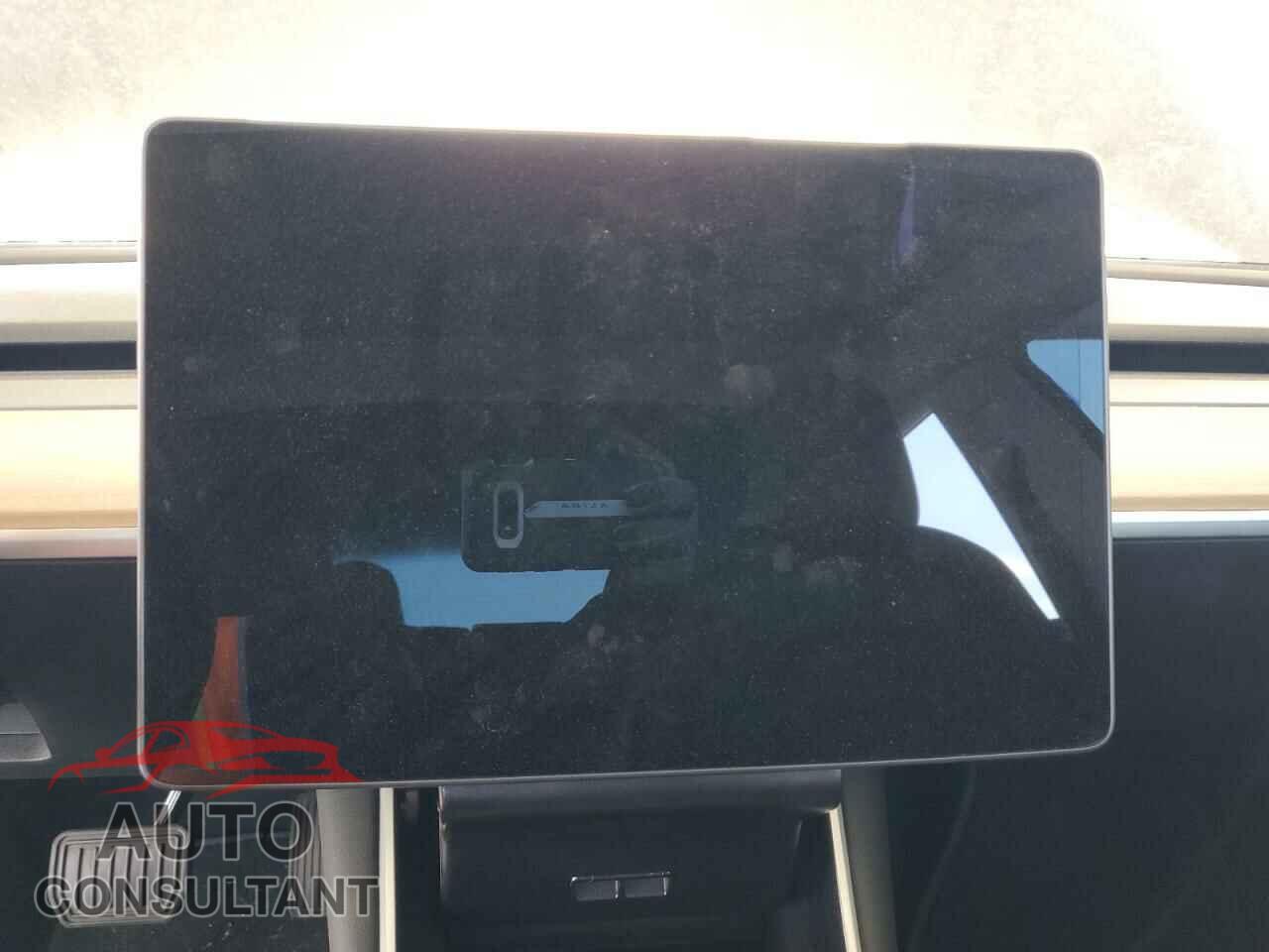 TESLA MODEL 3 2018 - 5YJ3E1EAXJF163005