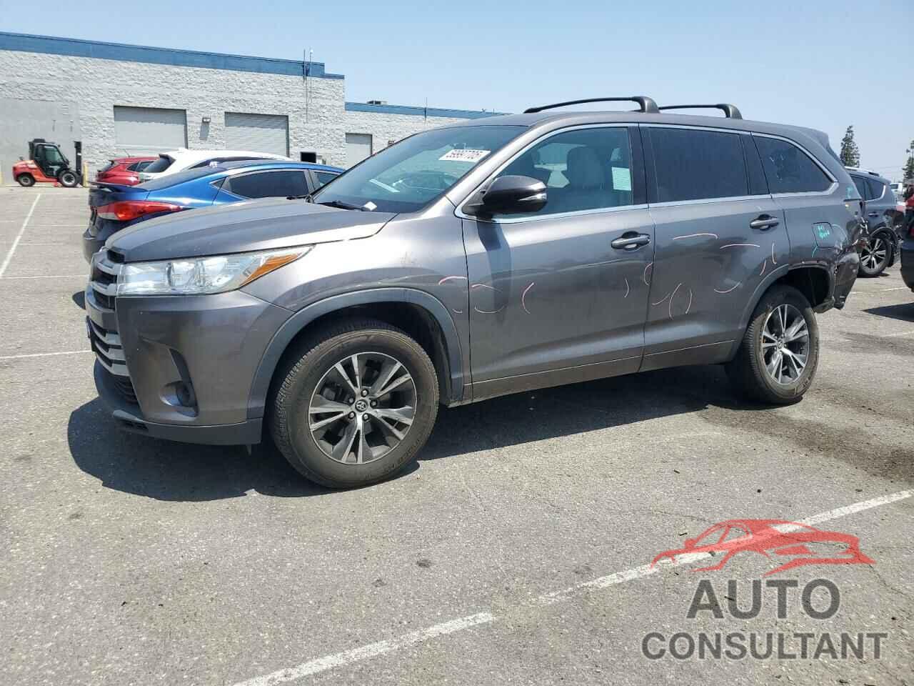 TOYOTA HIGHLANDER 2018 - 5TDZARFH4JS041042