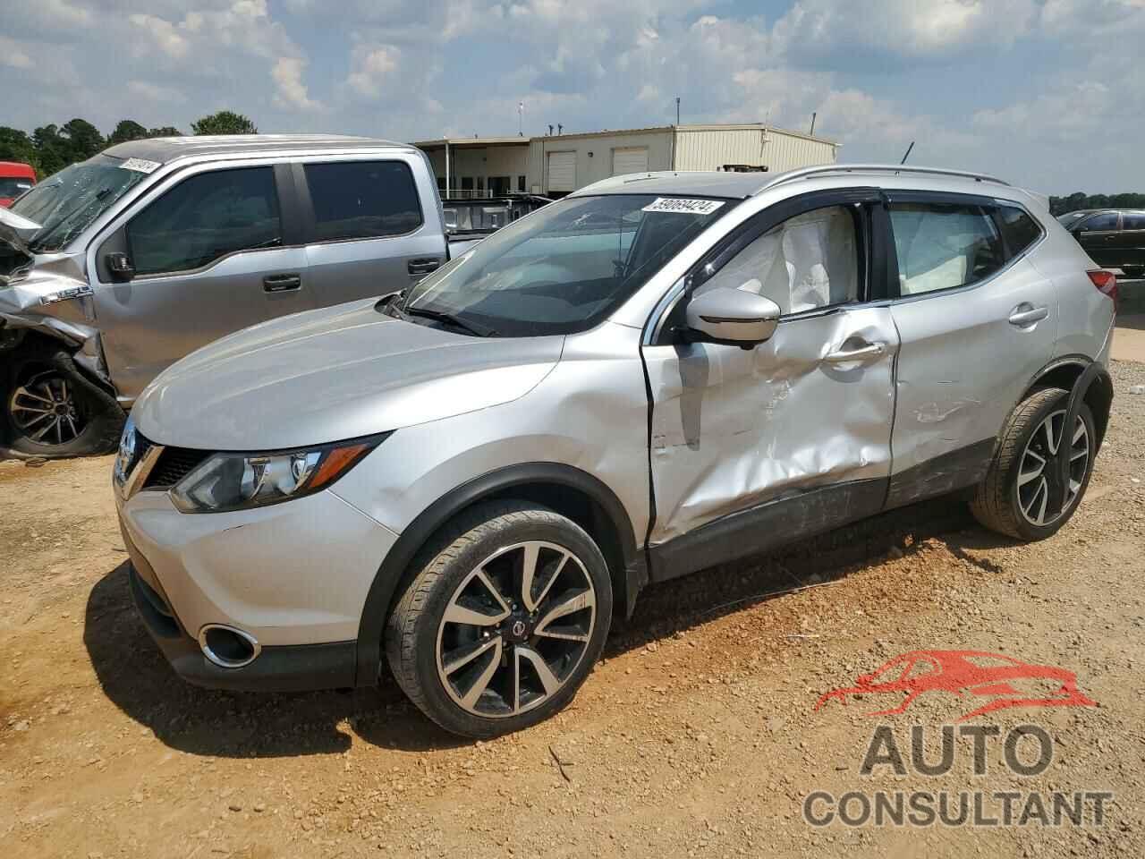 NISSAN ROGUE 2017 - JN1BJ1CP9HW016777