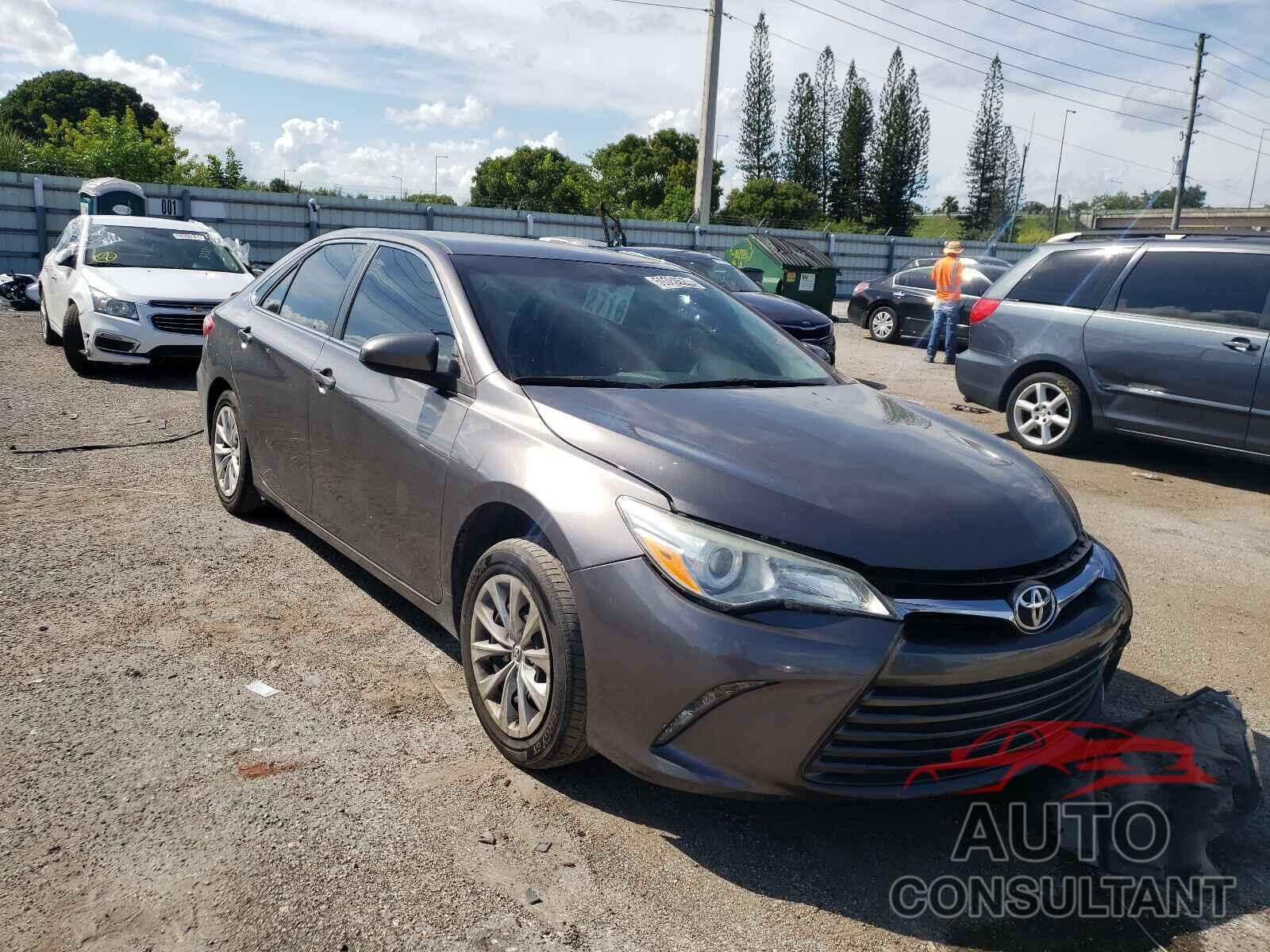 TOYOTA CAMRY 2016 - 4T4BF1FK7GR559913