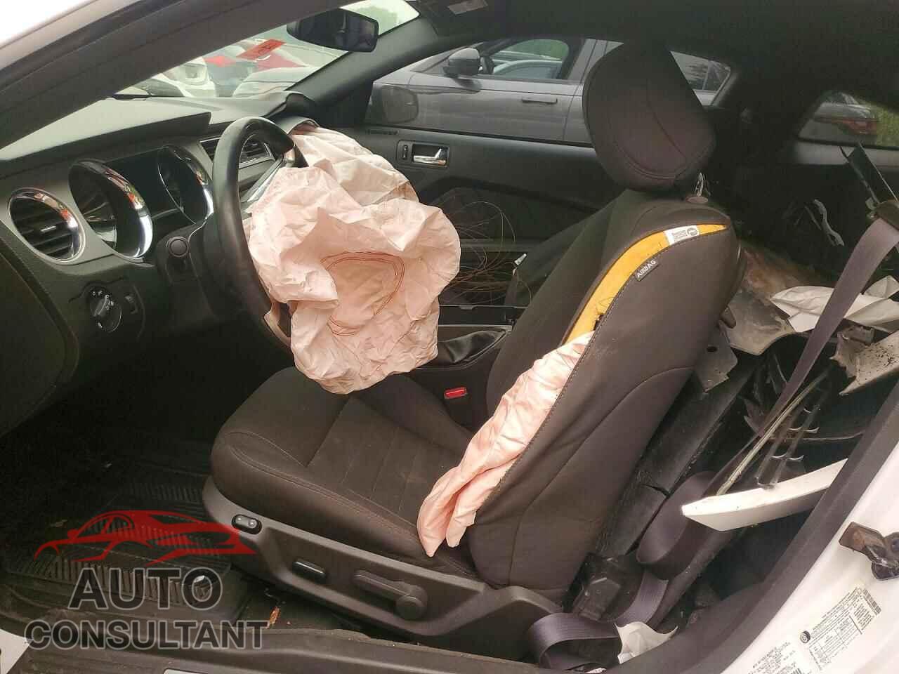 FORD ALL Models 2014 - 1ZVBP8AM2E5323400