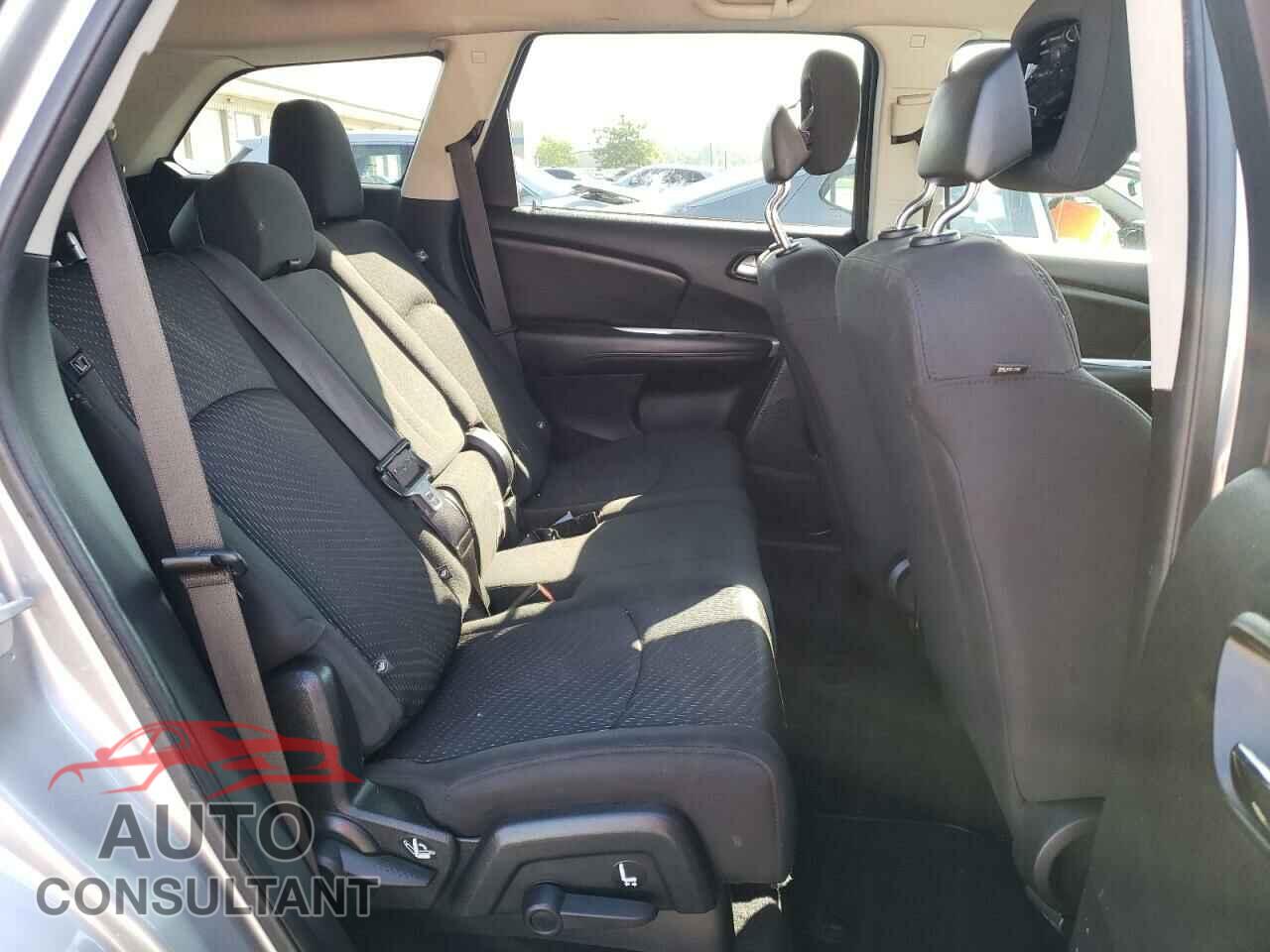 DODGE JOURNEY 2018 - 3C4PDCAB7JT533357