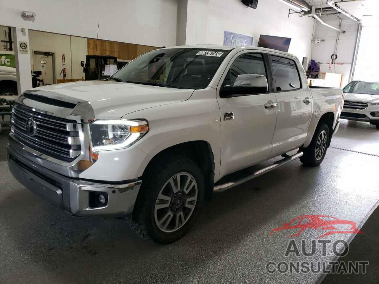 TOYOTA TUNDRA 2018 - 5TFAY5F19JX753397