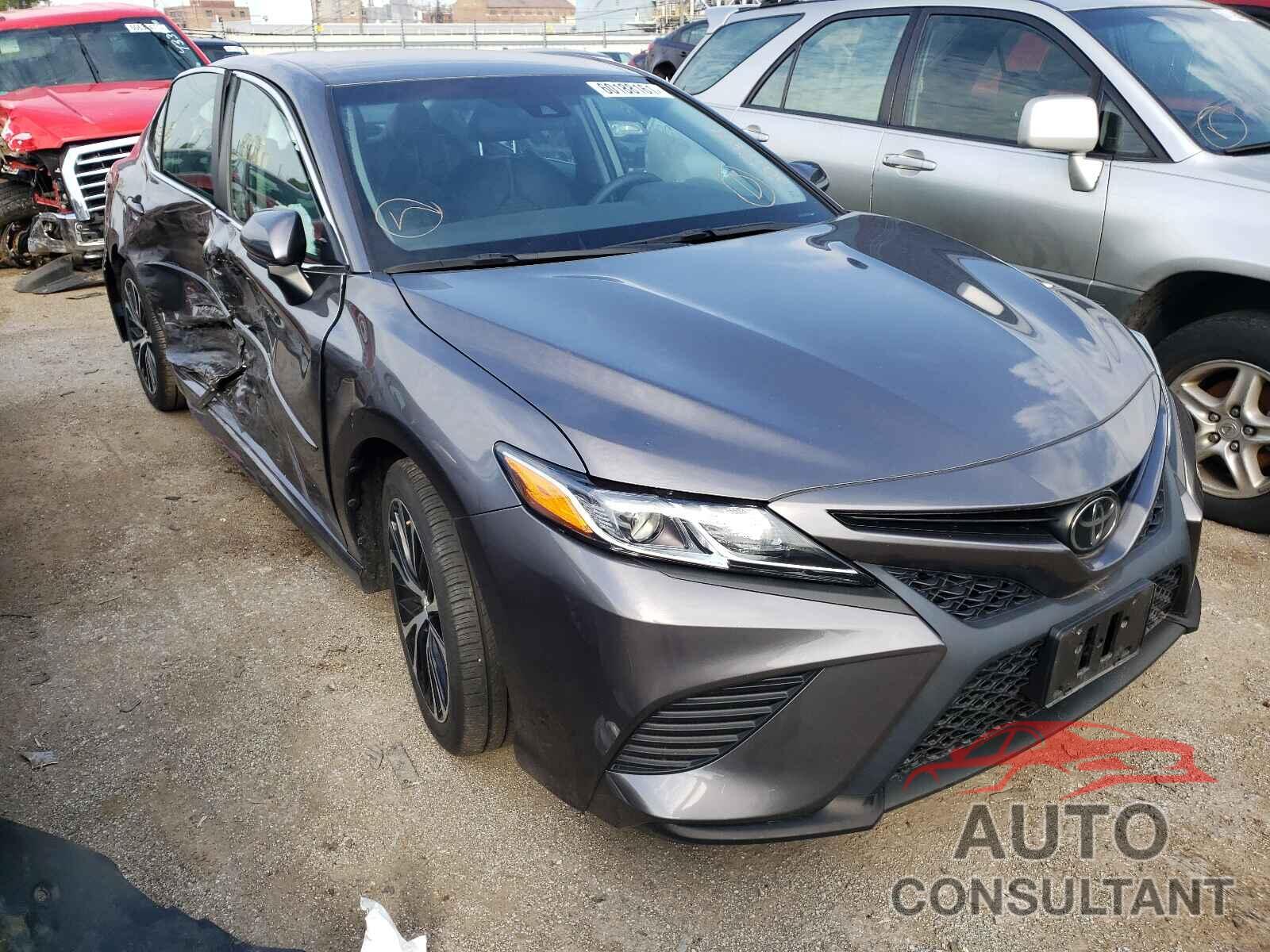 TOYOTA CAMRY 2018 - 4T1B11HK8JU118692
