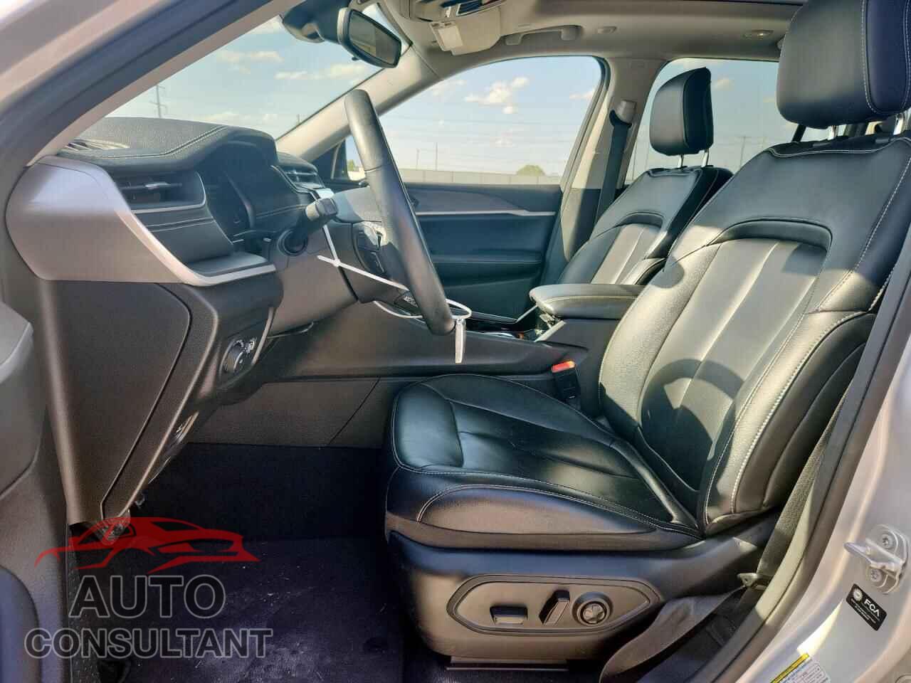 JEEP GRAND CHER 2022 - 1C4RJGBG2N8630845