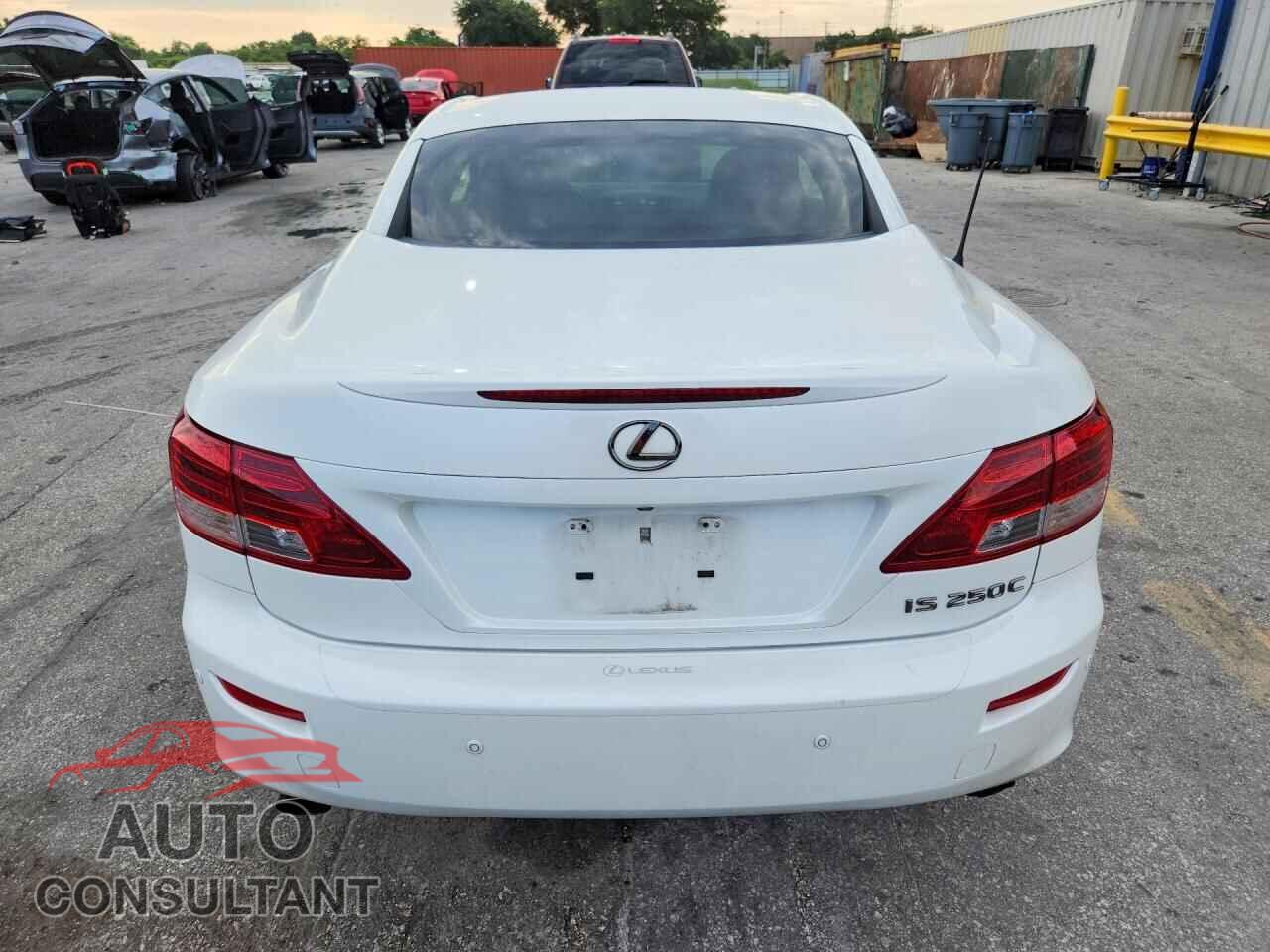 LEXUS IS 2015 - JTHFF2C29F2532084